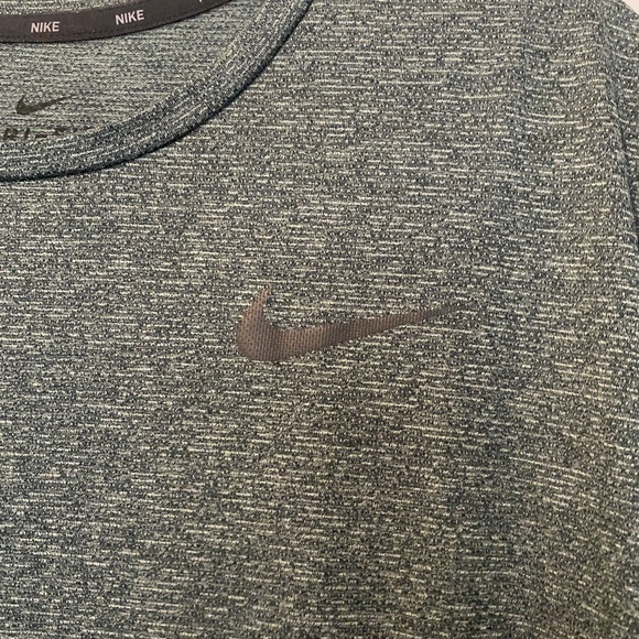 MEN’S GREEN NIKE DRI FIT ATHLETIC SHIRT - L - Picture 3 of 5